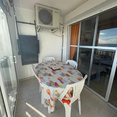Holidays Karina Vue 2